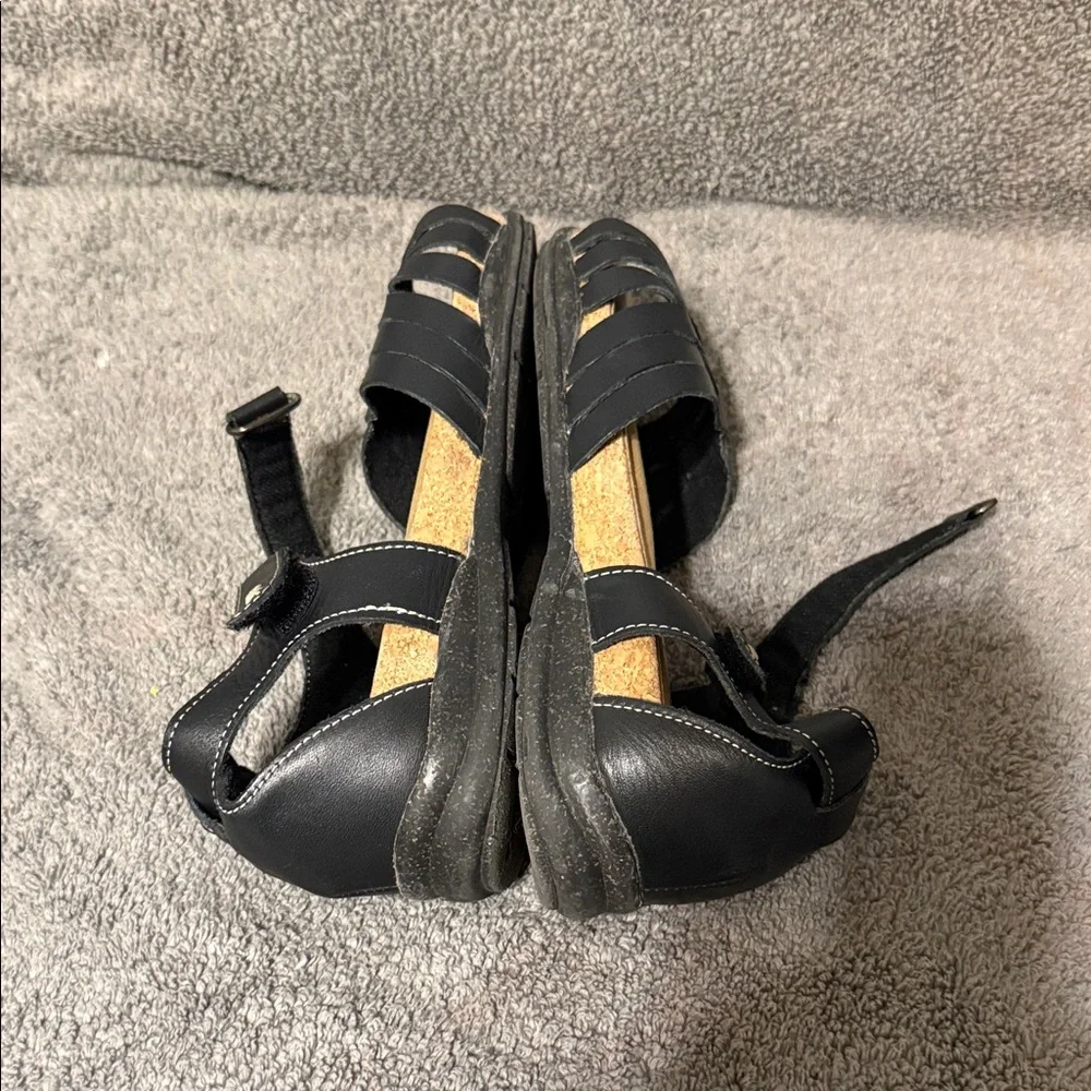Clarks Collection Roseville Cove Women 6.5 Leather Sandial Shoe Black Strap Flat
